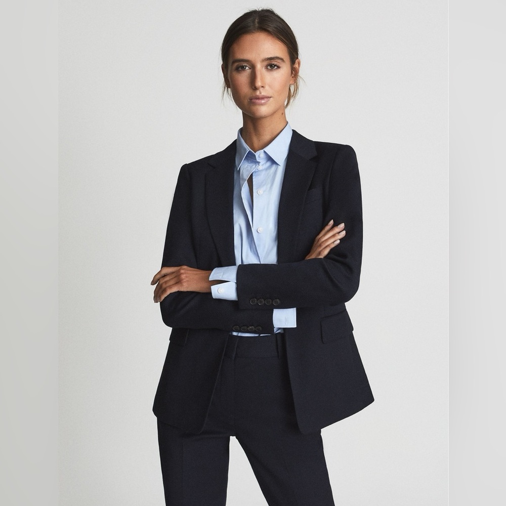 REISS HAYES SINGLE BREASTED BLAZER IN NAVY size 4